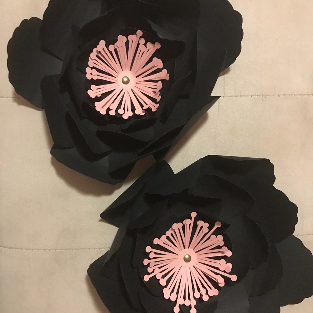 2 paper Flowers
